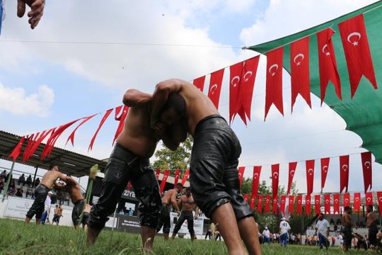 Son Dakika | 114. Geleneksel Tarihi Yalova Fevziye Yağlı Güreşleri'nin başpehlivanı İsmail Koç oldu