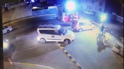 Son dakika haber | Esenyurt'ta aracın altında kalarak telef olan köpeğin ezilme anı güvenlik kamerasına yansıdı