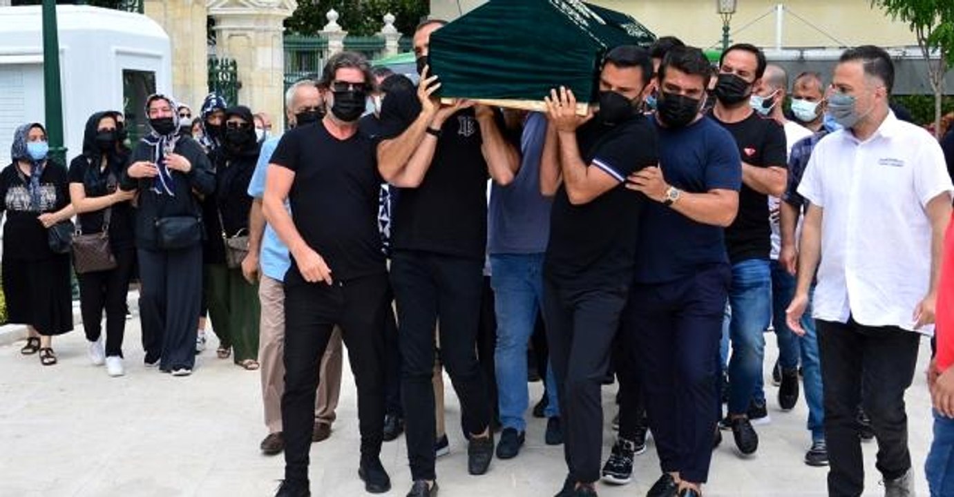 Alişan'ın yakın arkadaşı Demet Akalın, Selçuk Tektaş'ın cenazesine katılmadı