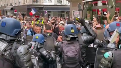 - Fransa’da aşı karşıtları ve polis arasında arbede- Polisten protestoculara gazlı müdahale