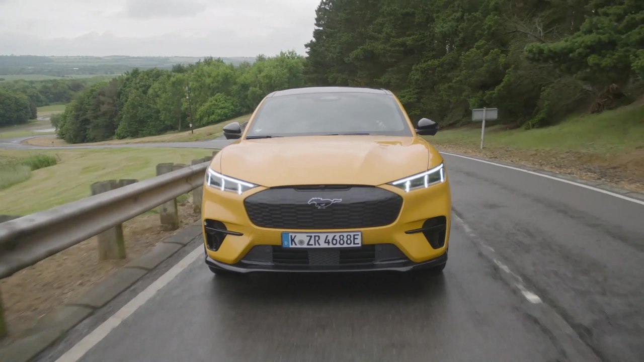 Sieg Für Den Ford Mustang Mach-E Beim Ersten „Electric Vehicle Of The Year Award 2021“ Von „Car And Driver“