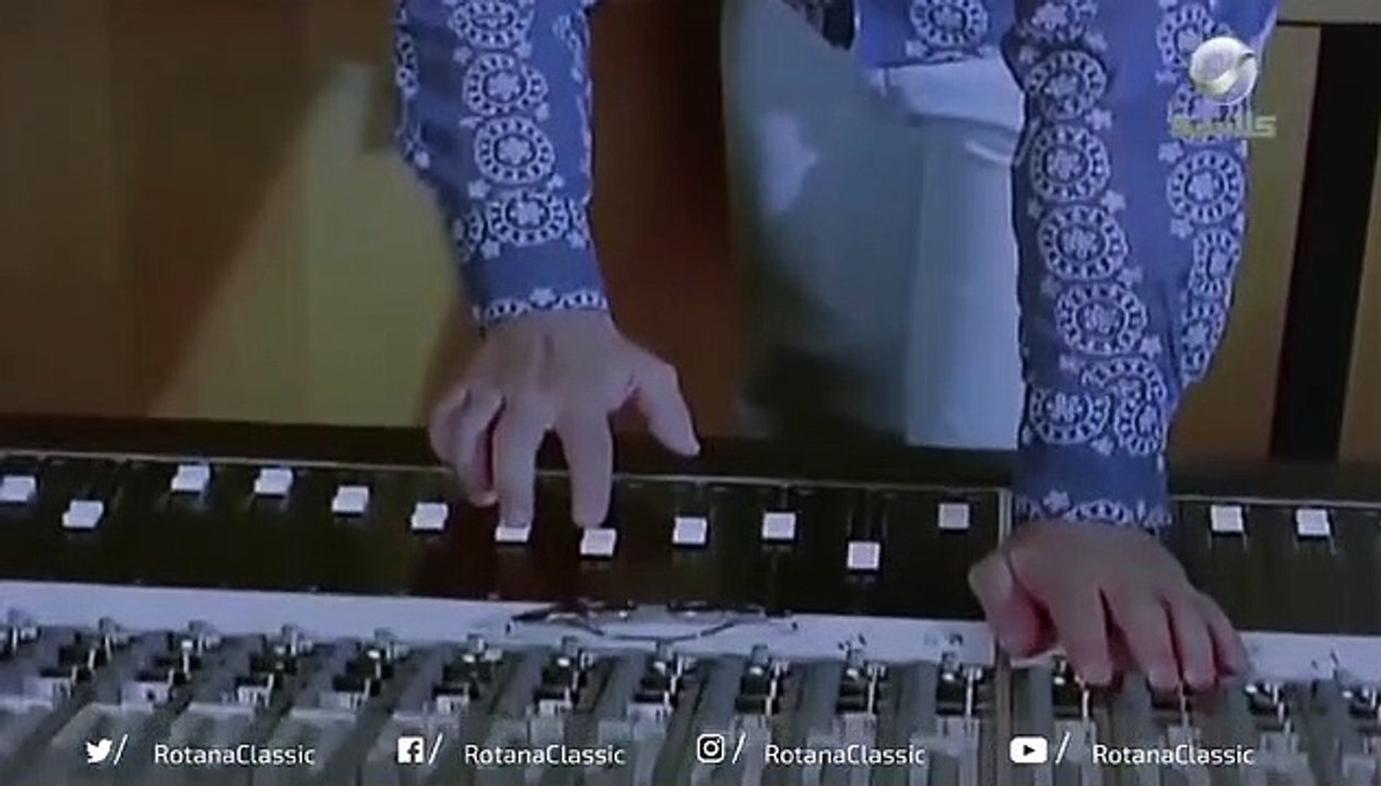 كلمات أغنية ساعات ساعات