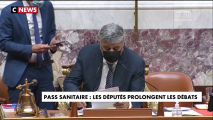 Pass sanitaire : les députés prolongent le débat