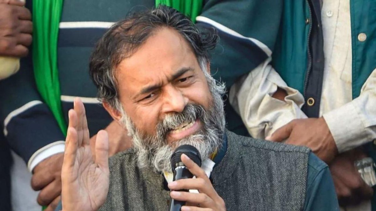 Police stops farmers to check buses: Yogendra Yadav