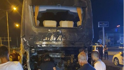 Yolcu otobüsü terminalden çıkarken yandı