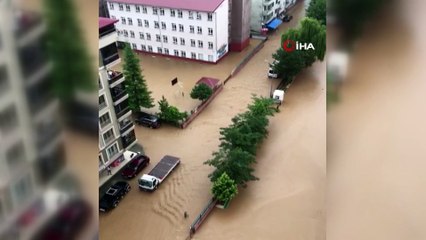 Artvin'de sel ve heyelan