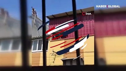 Kaçan kurbanlık çatıdan böyle düştü