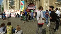 Bruxelles : les 450 sans-papiers suspendent leur grève de la faim et de la soif
