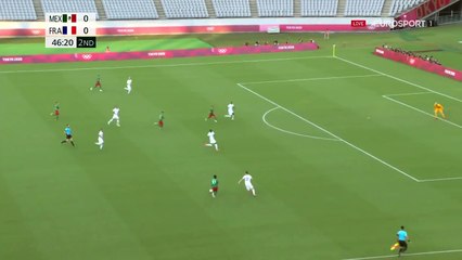 Festival de Lainez, tête smashée et défense bleue dépassée : le but du 1-0 pour le Mexique