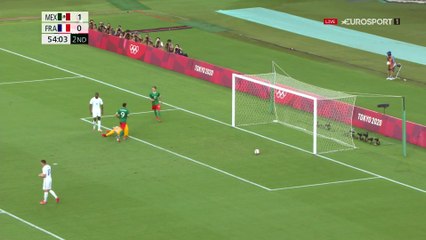 Défense aux abois, Bernardoni fusillé : le but du 2-0 pour le Mexique en vidéo