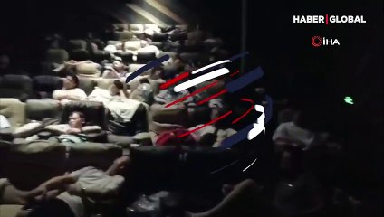 Sinema salonunu barınma merkezine dönüştürdüler