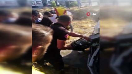 Kontrolden çıkan minibüs tarlaya uçtu: 4 yaralı