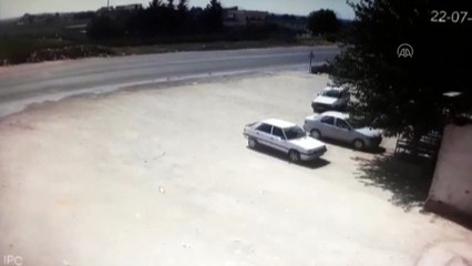 ŞANLIURFA - Otomobil ile motosiklet çarpıştı: 3 yaralı - kaza anı