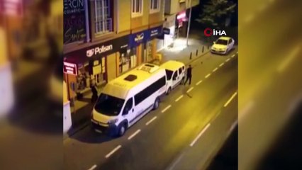 Ümraniye’de bıçaklı dehşet kamerada: Önce annesini bıçakladı, ardından polislere saldırdı