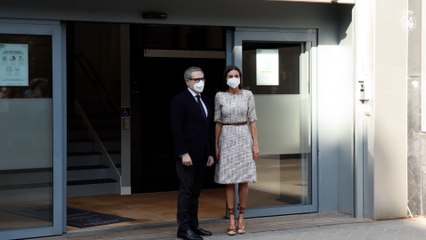 La Reina Letizia combina tweed con alpargatas y triunfa
