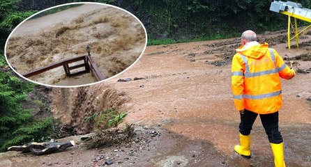 Rize yine sele teslim! Cadde ve sokaklar göle döndü