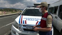 KARS - Jandarma ekipleri drone ile Kars-Erzurum kara yolunda trafik denetimi yaptı