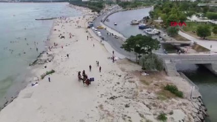 ATLI POLİSLERDEN KÜÇÜKÇEKMECE SAHİLİNDE DENETİM