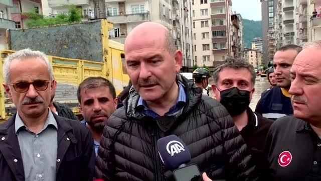 Son dakika haber... İçişleri Bakanı Soylu, Arhavi'de sel bölgesinde incelemelerde bulundu (2)