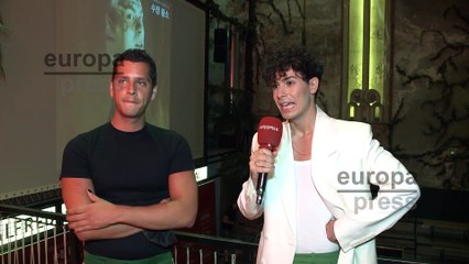 Alfred presenta 'Toro de crital' junto a Eduardo Casanova