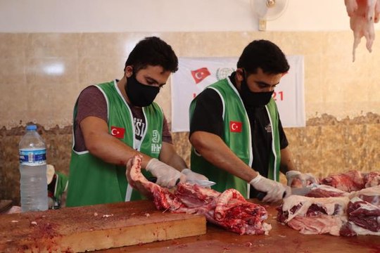 İHH tarafından Suriye'de kesilen kurbanlar ihtiyaç sahiplerine ulaştırıldı