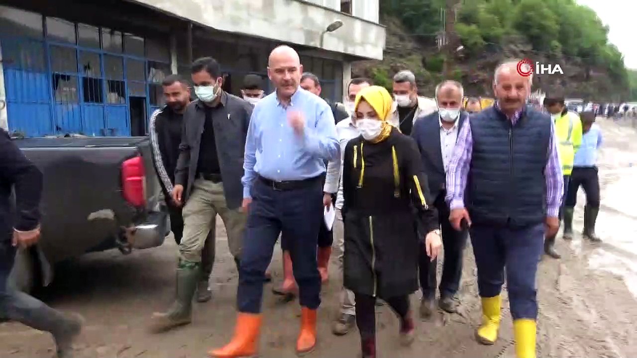 Bakan Soylu selden etkilenen Artvin’in Murgul ilçesinde incelemelerde bulundu