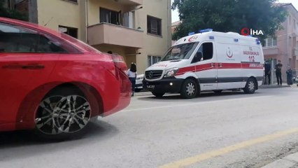 Belediyenin aşçısı apartmanın terasında ölü bulundu