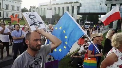 Σε ευθεία σύγκρουση Πολωνία-ΕΕ