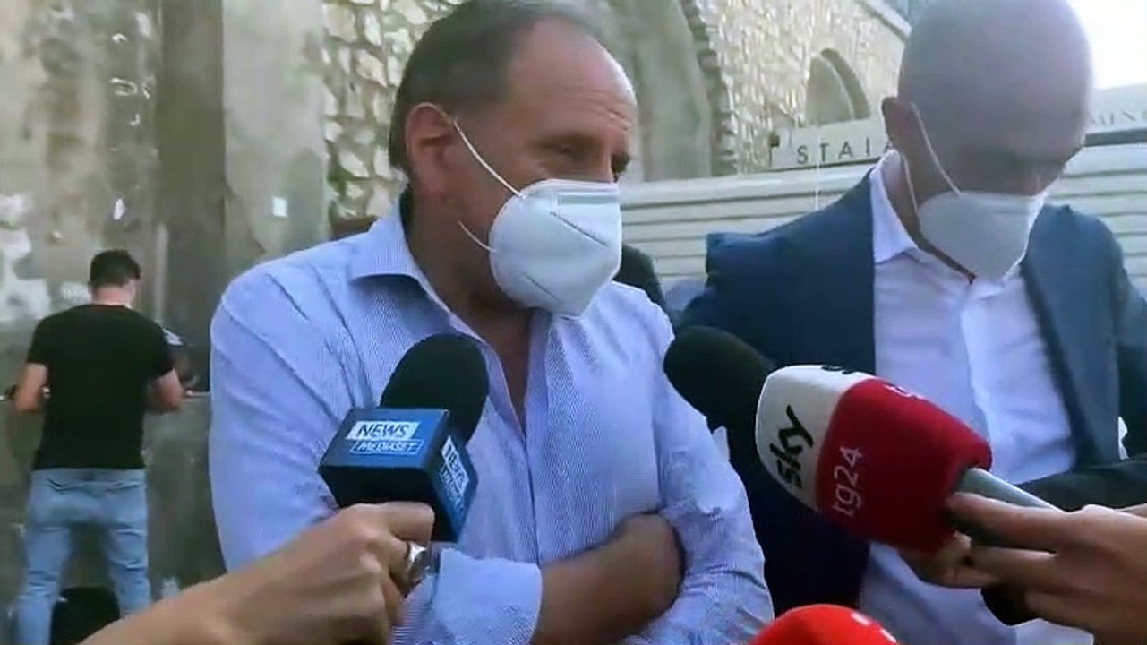 Incidente a Capri, il sindaco: "Vicini alla famiglia dell'autista del minibus"