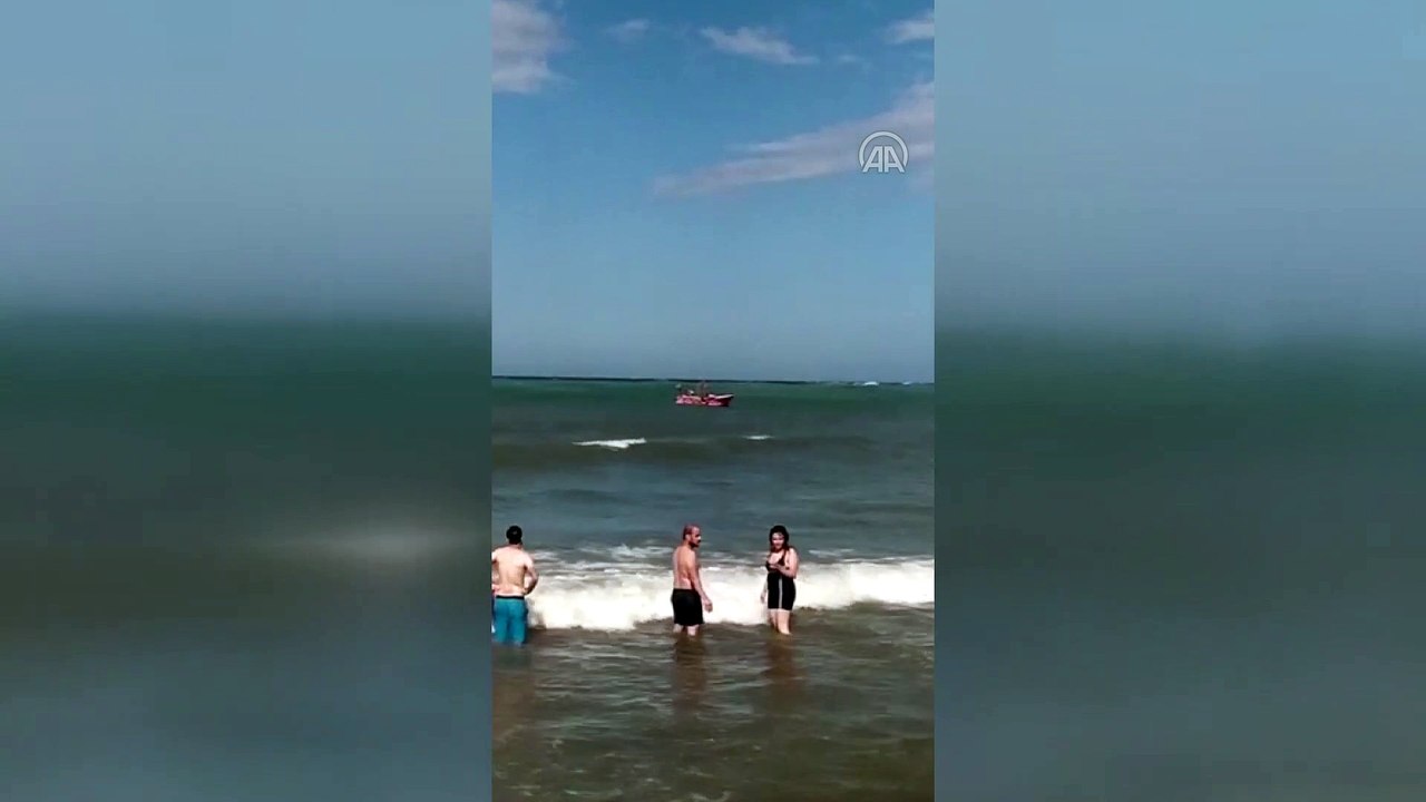 KASTAMONU - Denizde boğulma tehlikesi geçiren 3 kişiyi balıkçılar kurtardı