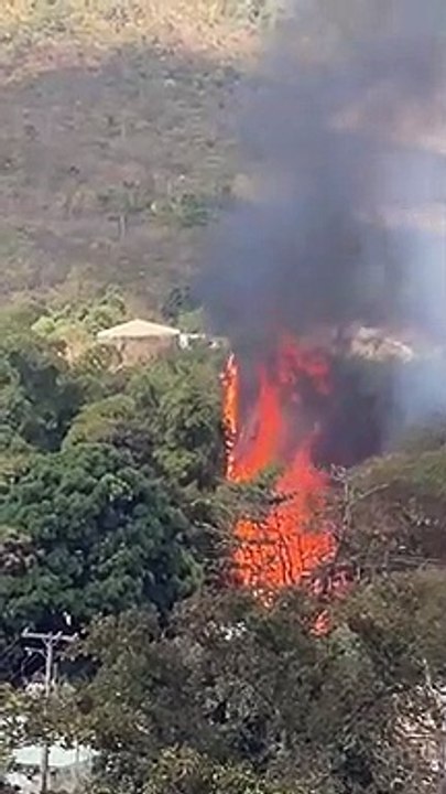 Incêndio de grandes proporções atinge Hot Park, em Rio Quente