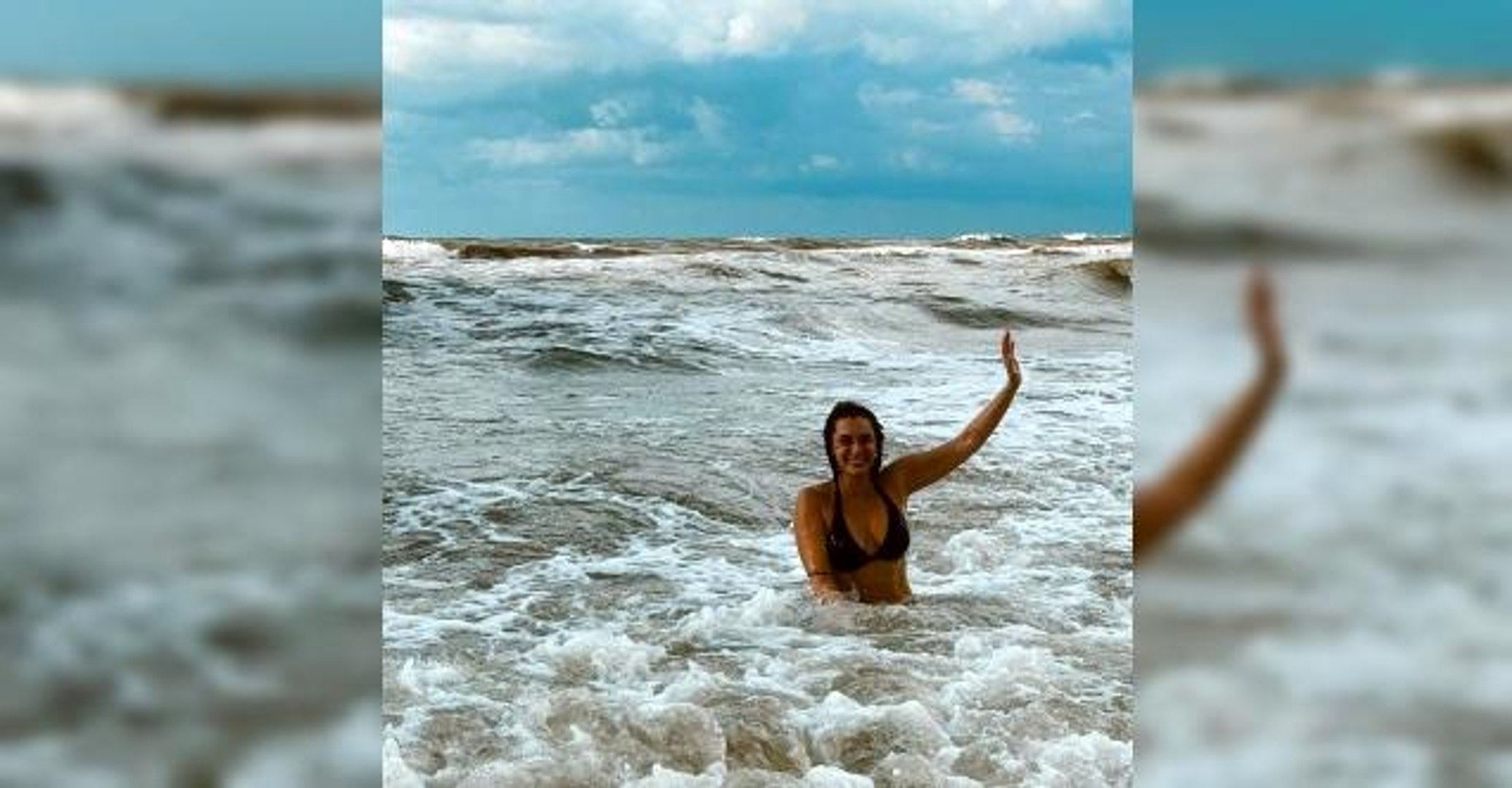 Bikinili fotoğraflarını paylaşan Hande Doğandemir kısa sürede binlerce  beğeni aldı - Dailymotion Video