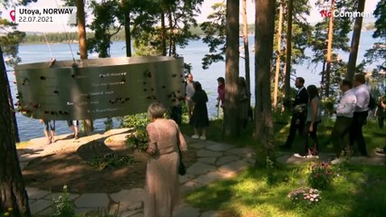 Noruega presta homenagem às vítimas do massacre de Utoya