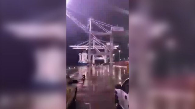 ext-caida-de-rayo-en-apm-terminals-220721