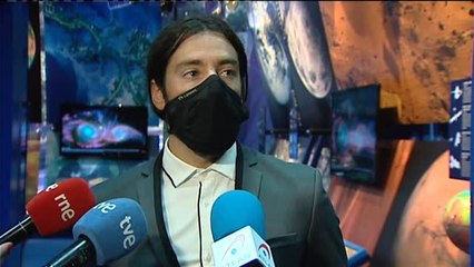 Pedro Sánchez visita en Los Ángeles un centro dependiente de la NASA