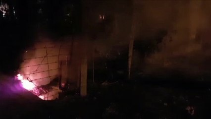 Área de vegetação é consumida pelo fogo no Bairro Pacaembu