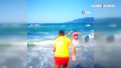 Boğulmaktan son anda kurtarıldılar! O anlar kamerada