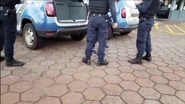 GM detém trio envolvido com o tráfico e apreende moto e 25 pedras de crack no Interlagos