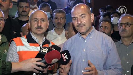 Bakanlar Soylu ve Karaismailoğlu selin etkili olduğu Arhavi'de açıklamalarda bulundu