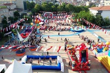 Son dakika haber: Sultangazili çocuklar bayramda eğlenceye doyuyor