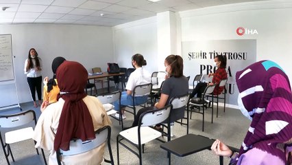 Vatandaşlara ücretsiz işaret dili kursu