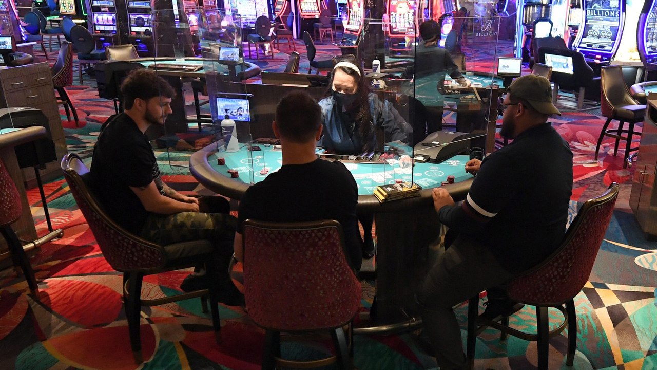 Masks Optional for Las Vegas Visitors As County Implements Mandate for Employees