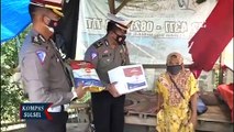 Ditlantas Polda Sulsel Bagikan Ratusan Paket Sembako PPKM Mikro