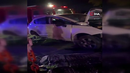 Kafa kafaya çarpışan araçlardan biri yayaya çarptı: 1 ölü, 3 yaralı