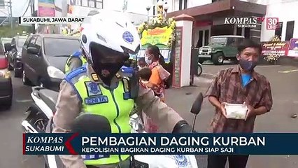Kepolisian Bagikan Daging Kurban Siap Saji