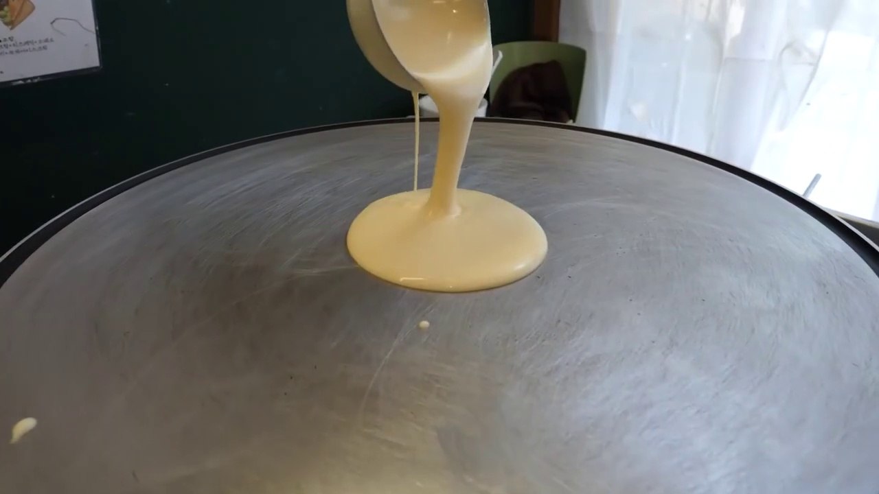 Green Tea Ice Cream Strawberry Crepe - Korean Street Food