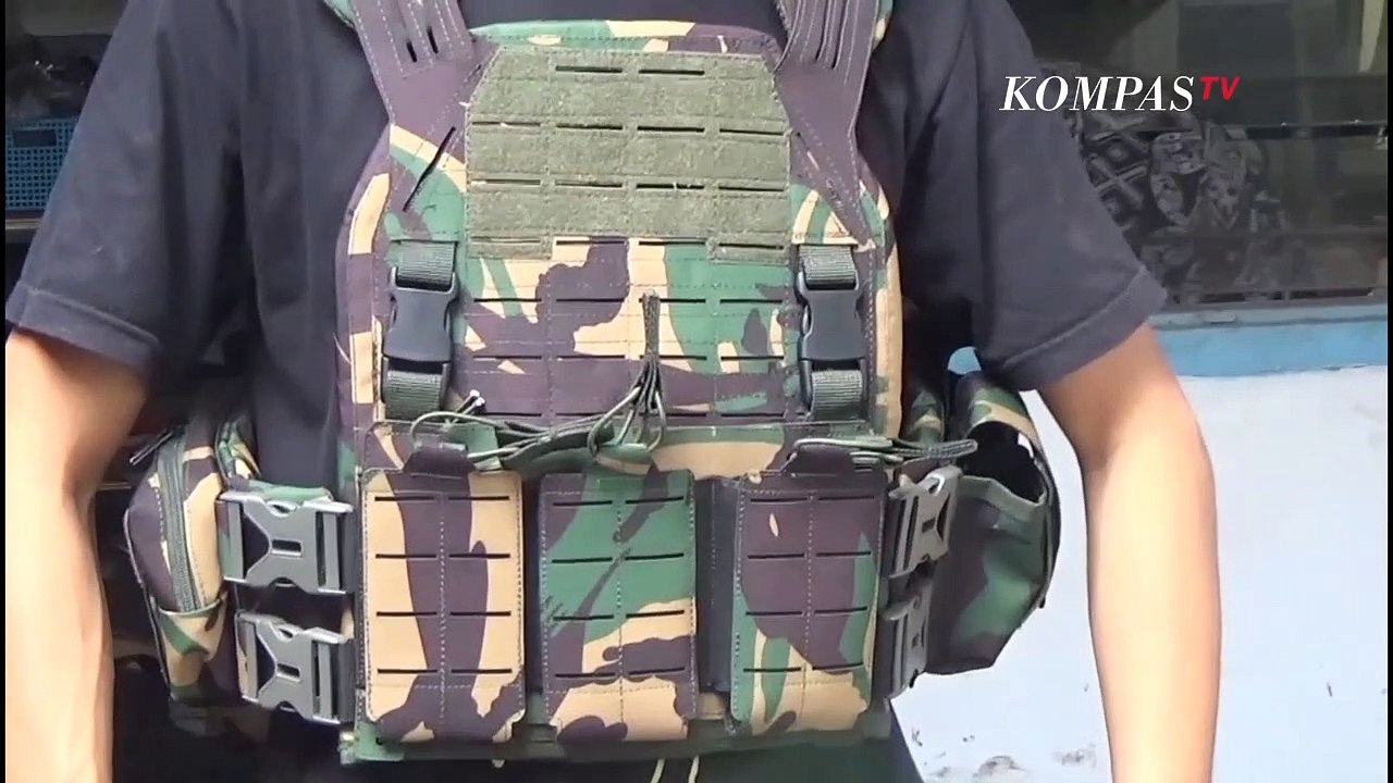 Meraup Untung dari Bisnis Rompi Taktikal