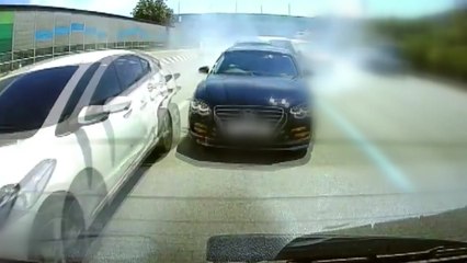 경부고속도로에서 차 4대 추돌...1명 경상 / YTN