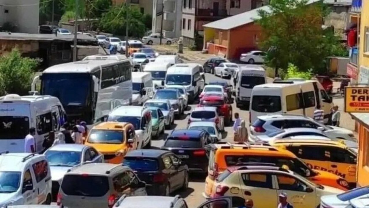 88 bin nüfuslu kente 90 bin araç giriş yaptı