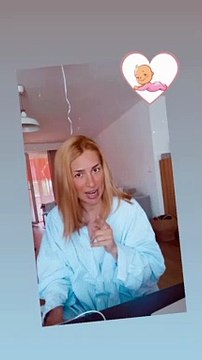 Μαρία Ηλιάκη: Η έξοδος με την κόρη της στη Ζυρίχη και ο δημόσιος θηλασμός (3)